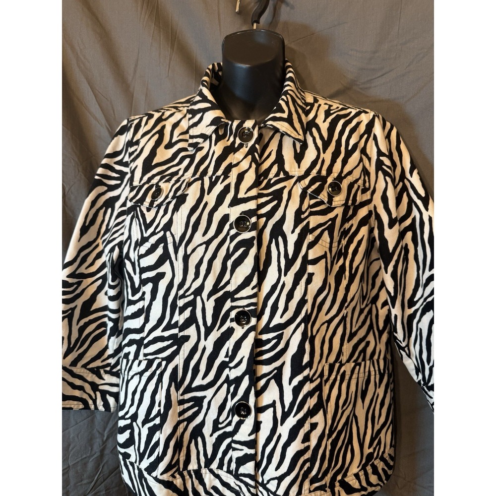 Chico's  Women's Size 2 (Ladies‎ 12) Zebra Black & White Print Jacket Button Up - Picture 11 of 14